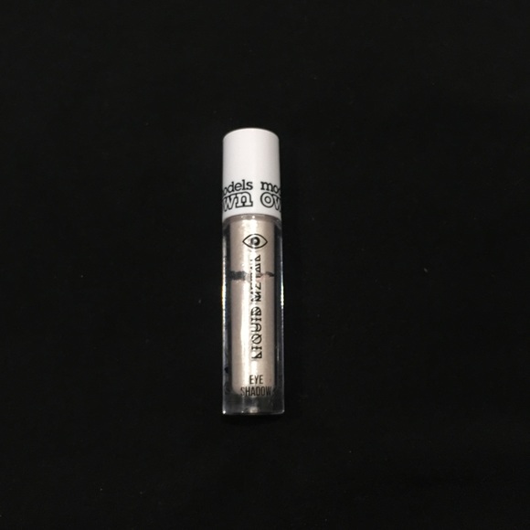 Models Own Liquid Metal Eyeshadow in LME01 - Picture 3 of 3